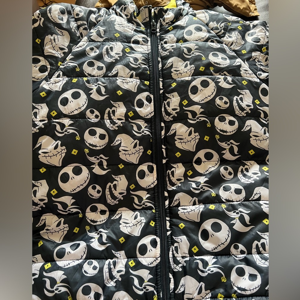 Size M (9-10) The Nightmare Before Christmas light jacket